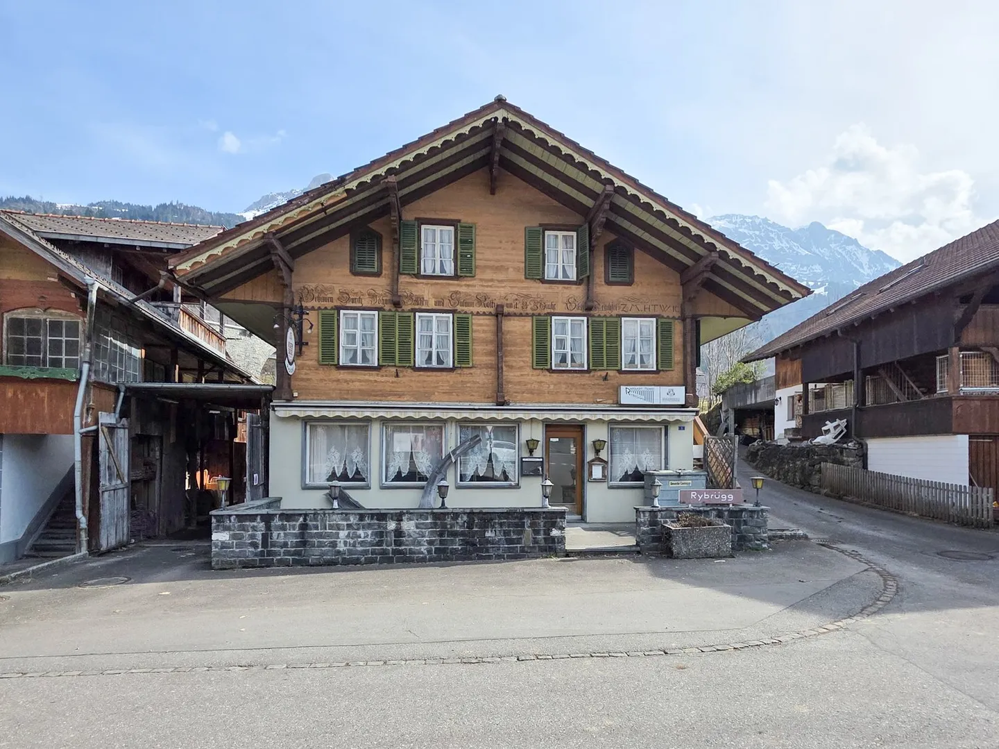 Immeuble résidentiel et commercial - Photo 1 sur 29