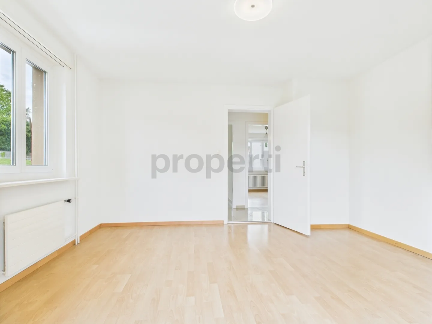 Appartamento luminoso e tranquillo con 3 stanze, balcone e molto spazio a Strengelbach - Foto 4 di 12