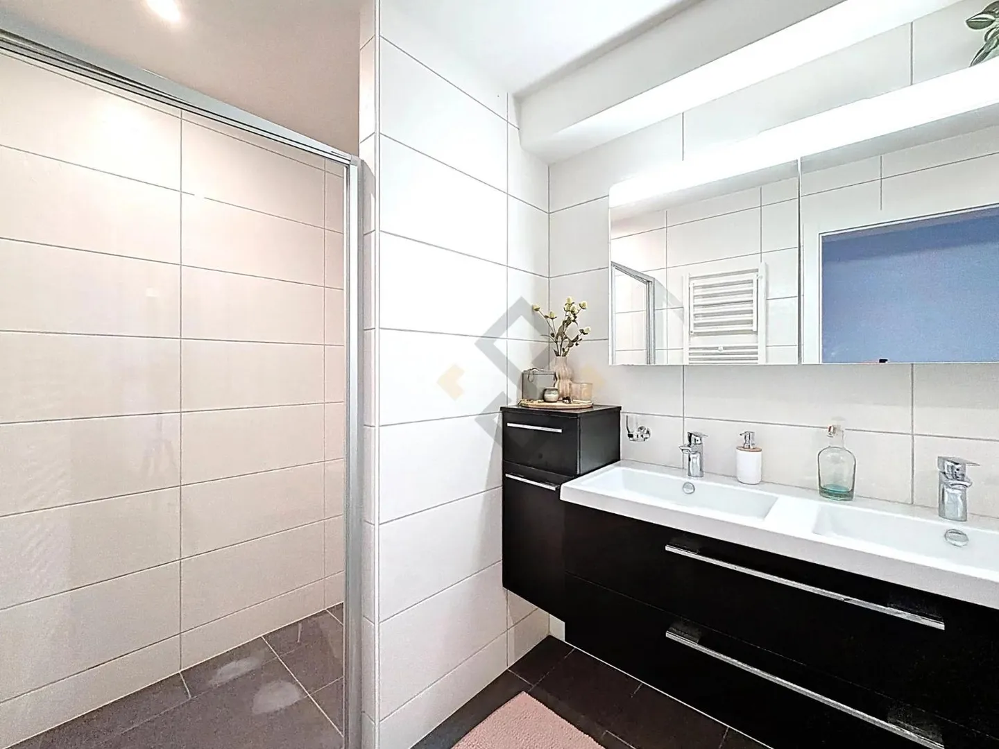 Spacious Apartment with Terraces - Photo 10 of 13