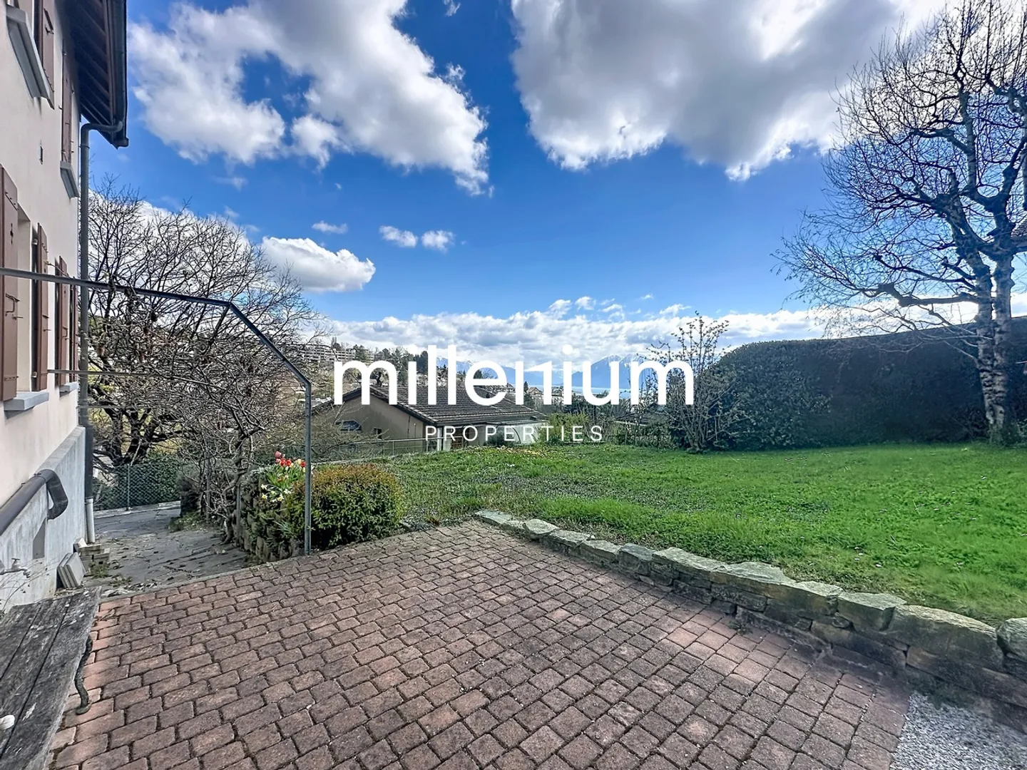 Appartamento Incantevole con Vista Lago - Foto 2 di 7