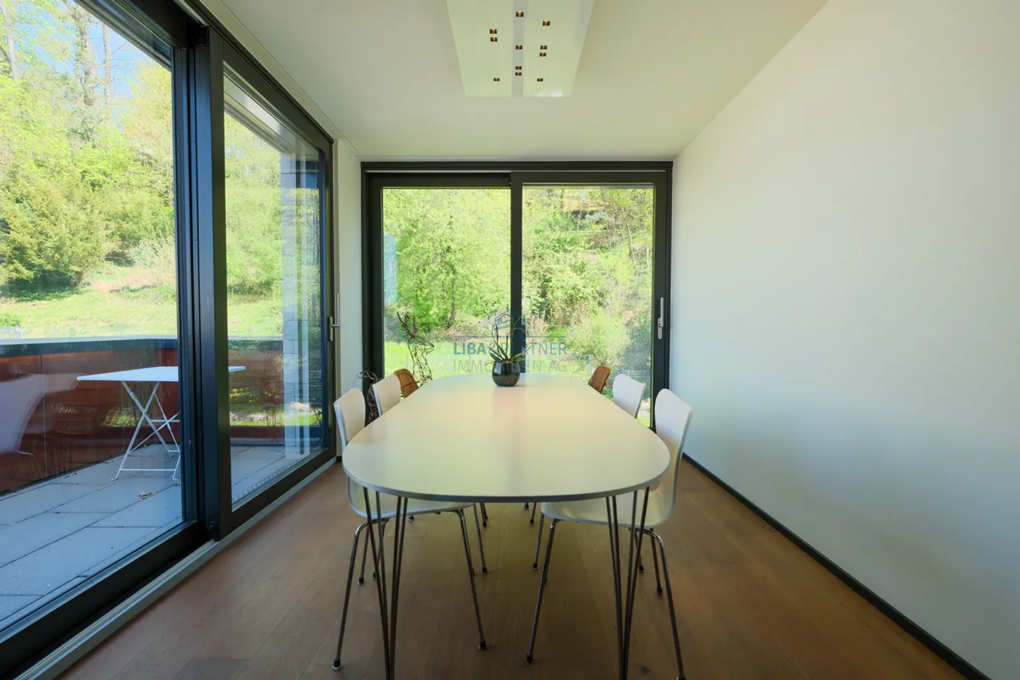 Living with Style & View - 4.5 Room Attic Designer Apartment - Photo 4 of 13