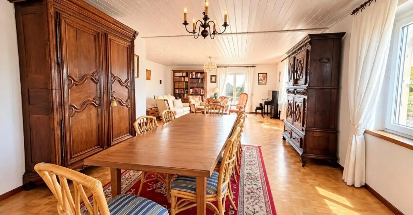 For sale in Grandfontaine a house full of potential with 9.5 rooms - Photo 5 of 13