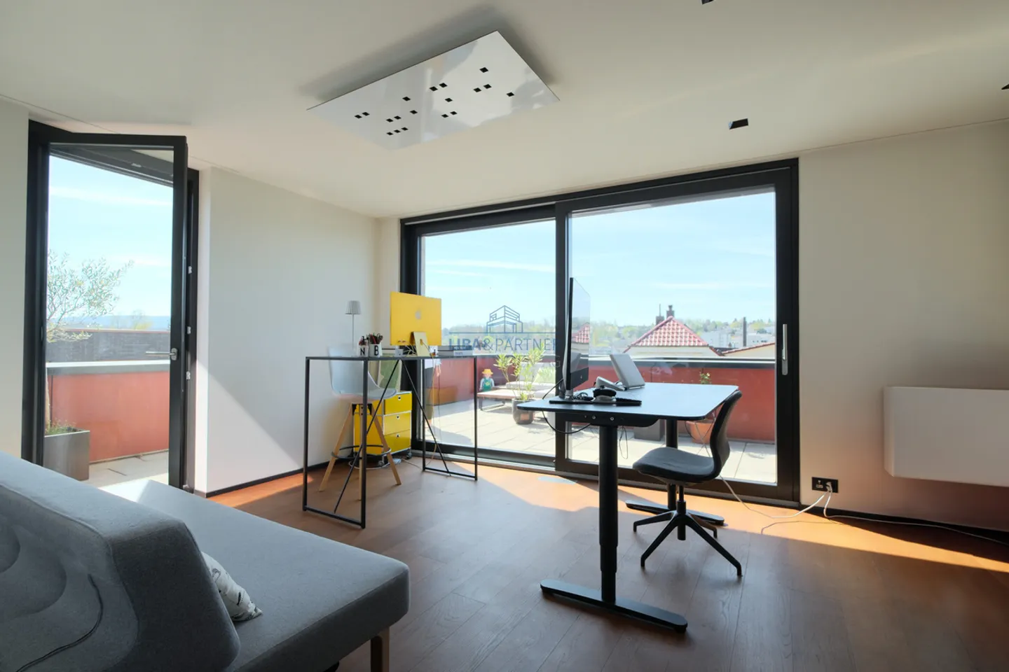 Living with Style & View - 4.5 Room Attic Designer Apartment - Photo 9 of 13
