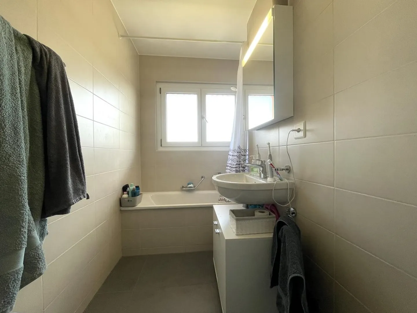 Wohnung 3.5 Zimmer für CHF 1'400.-/Monat Nebenkosten inbegriffen - Foto 6 von 7