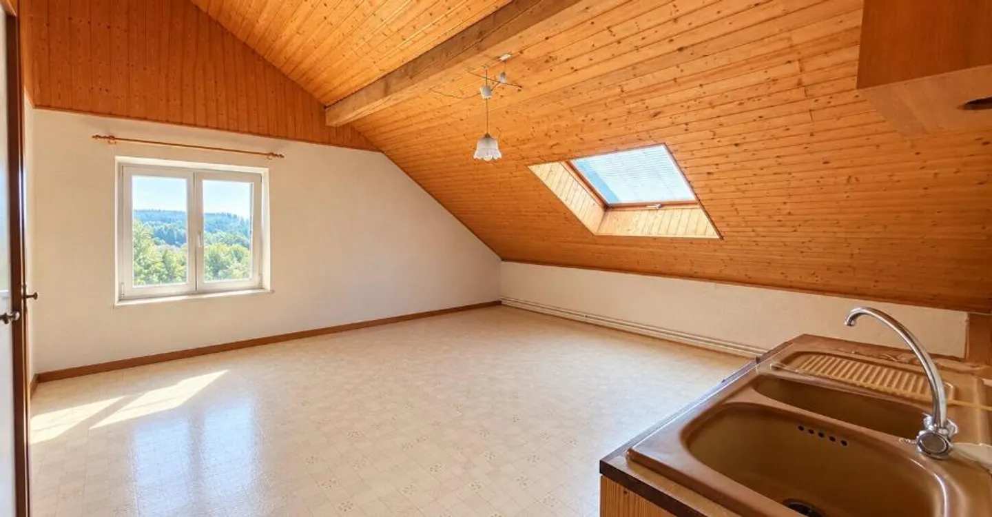 For sale in Grandfontaine a house full of potential with 9.5 rooms - Photo 12 of 13