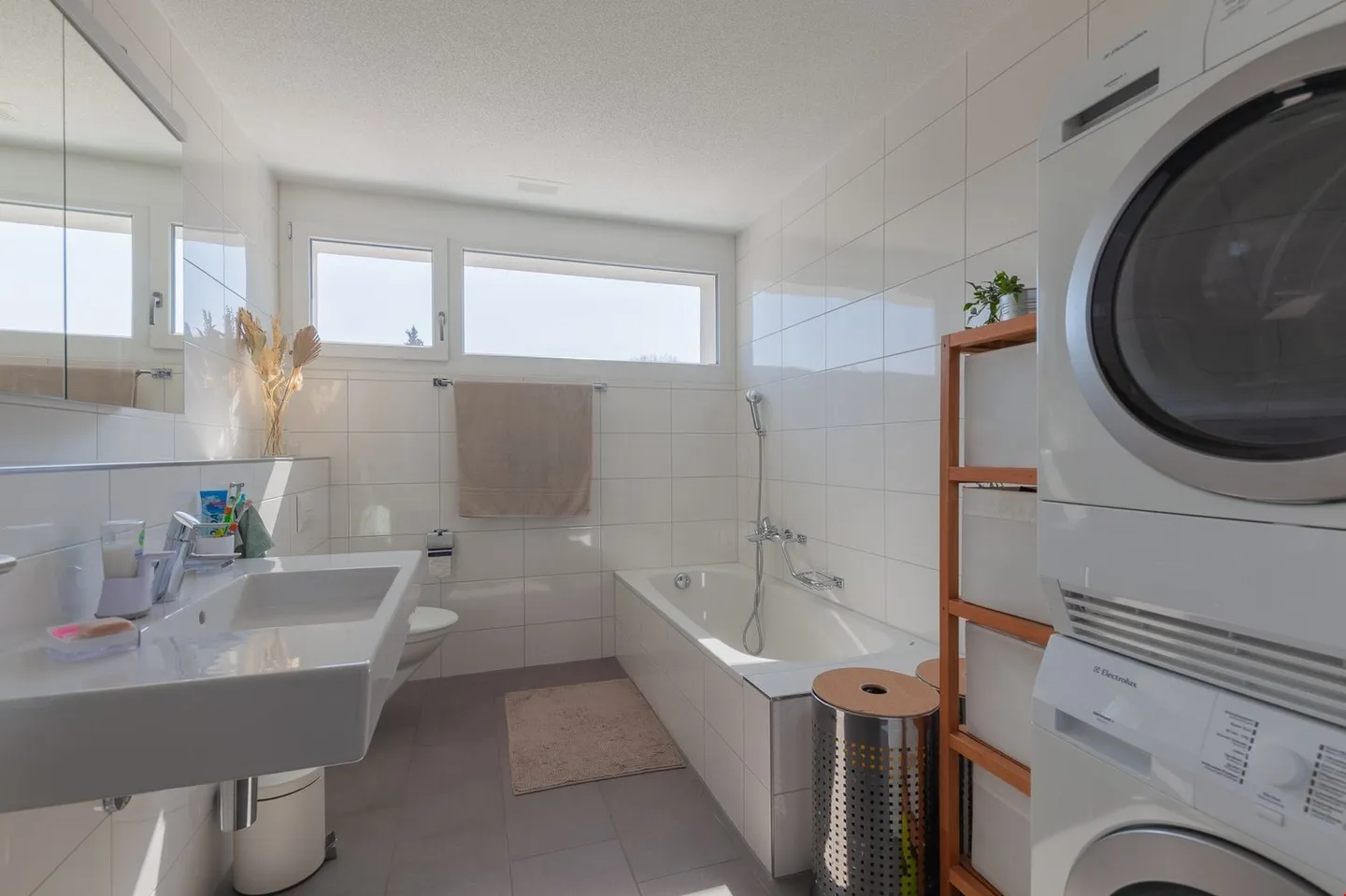 Modernes Attikawohnung mit Aussicht - Foto 5 von 9