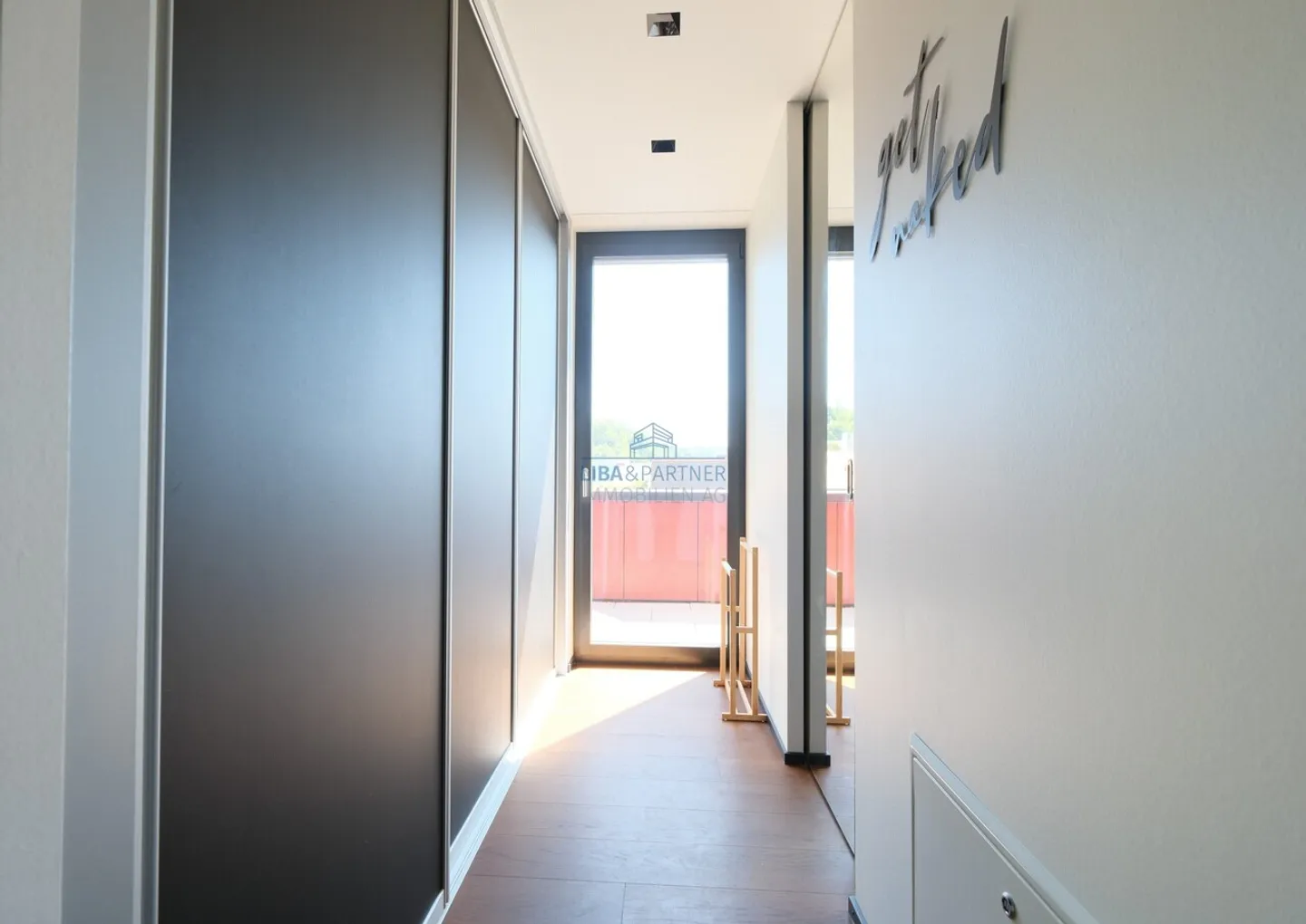 Living with Style & View - 4.5 Room Attic Designer Apartment - Photo 12 of 13