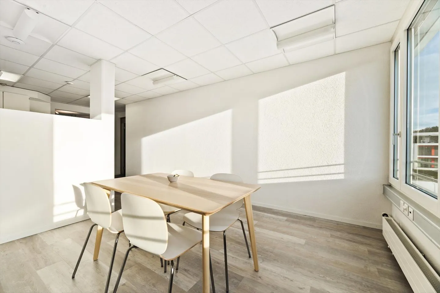 Louez seulement l'espace de bureau dont vous avez besoin et profitez de tous les avantages ! - Photo 4 sur 7