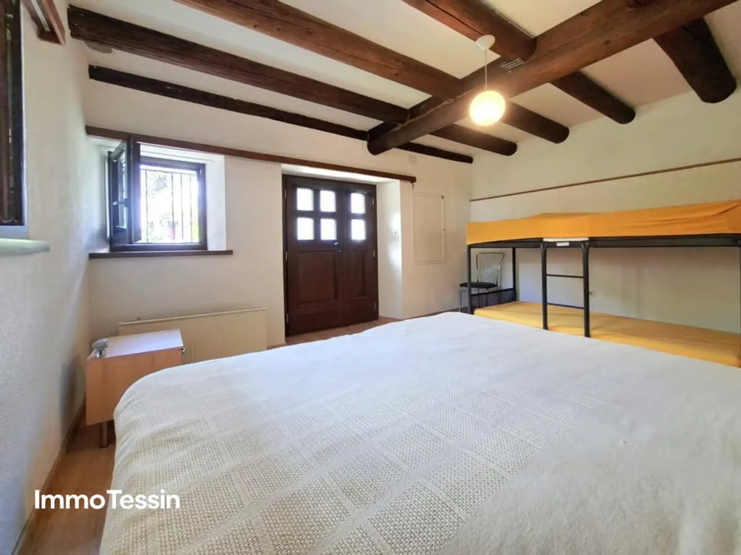 Belle et typique maison tessinoise entièrement rénovée et dans un très bon emplacement avec un grand terrain - Photo 12 sur 13