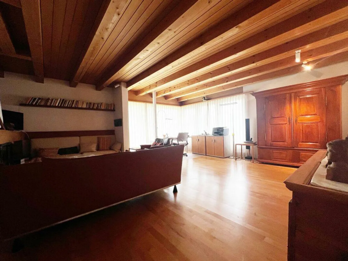 Casa unifamiliare di 8 stanze con preziosa riserva di terreno (2224 m2) - Foto 11 di 28