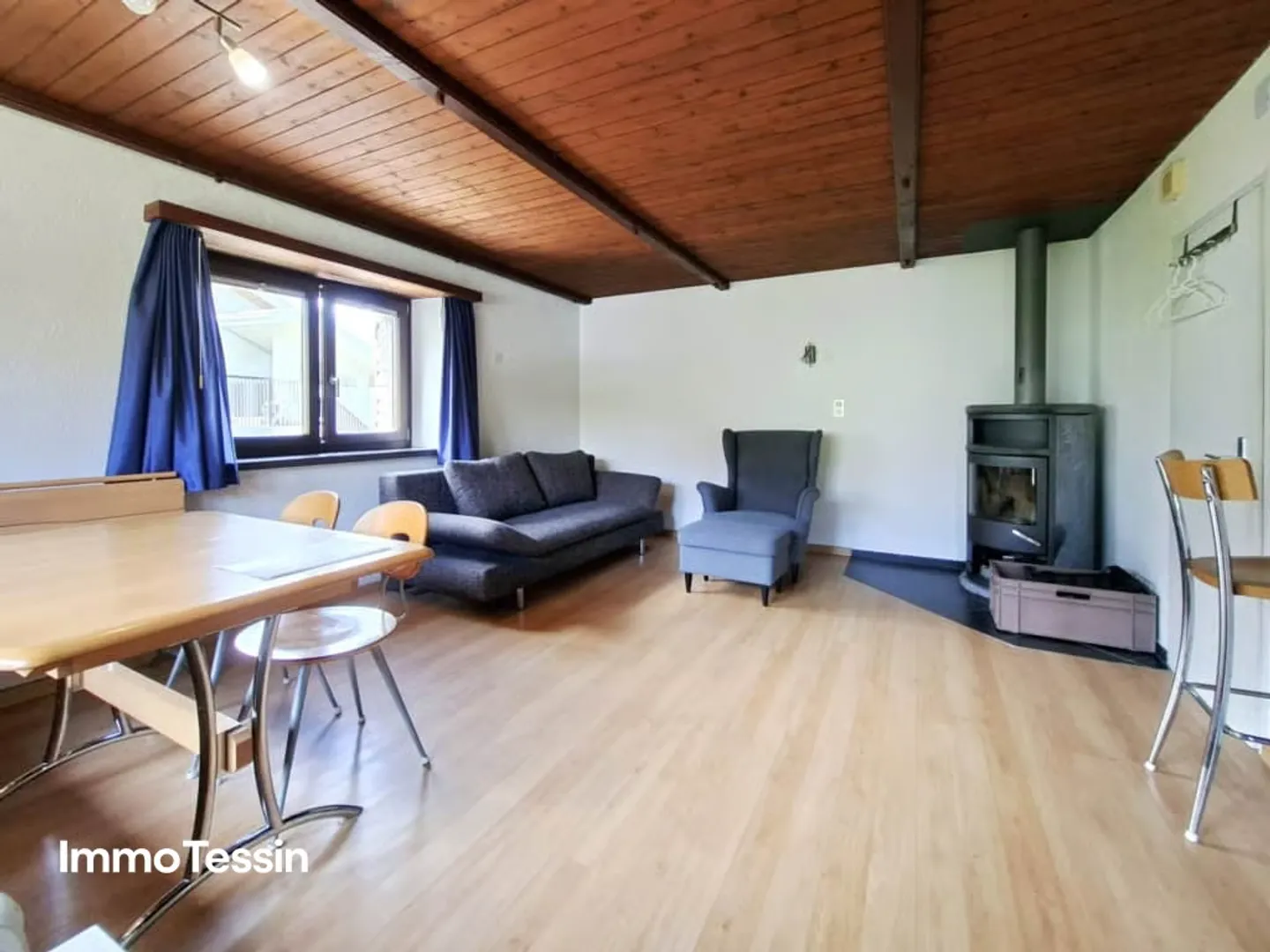 Belle et typique maison tessinoise entièrement rénovée et dans un très bon emplacement avec un grand terrain - Photo 6 sur 13