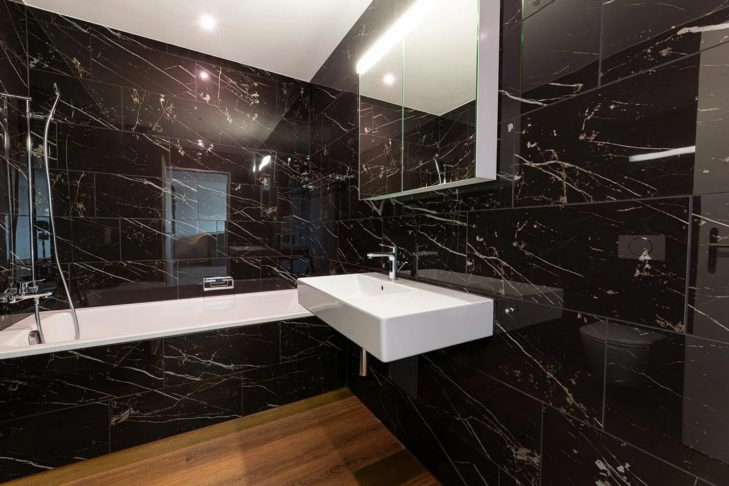 Esclusivo appartamento attico moderno di 4,5 stanze con vista mozzafiato - Foto 1 di 11