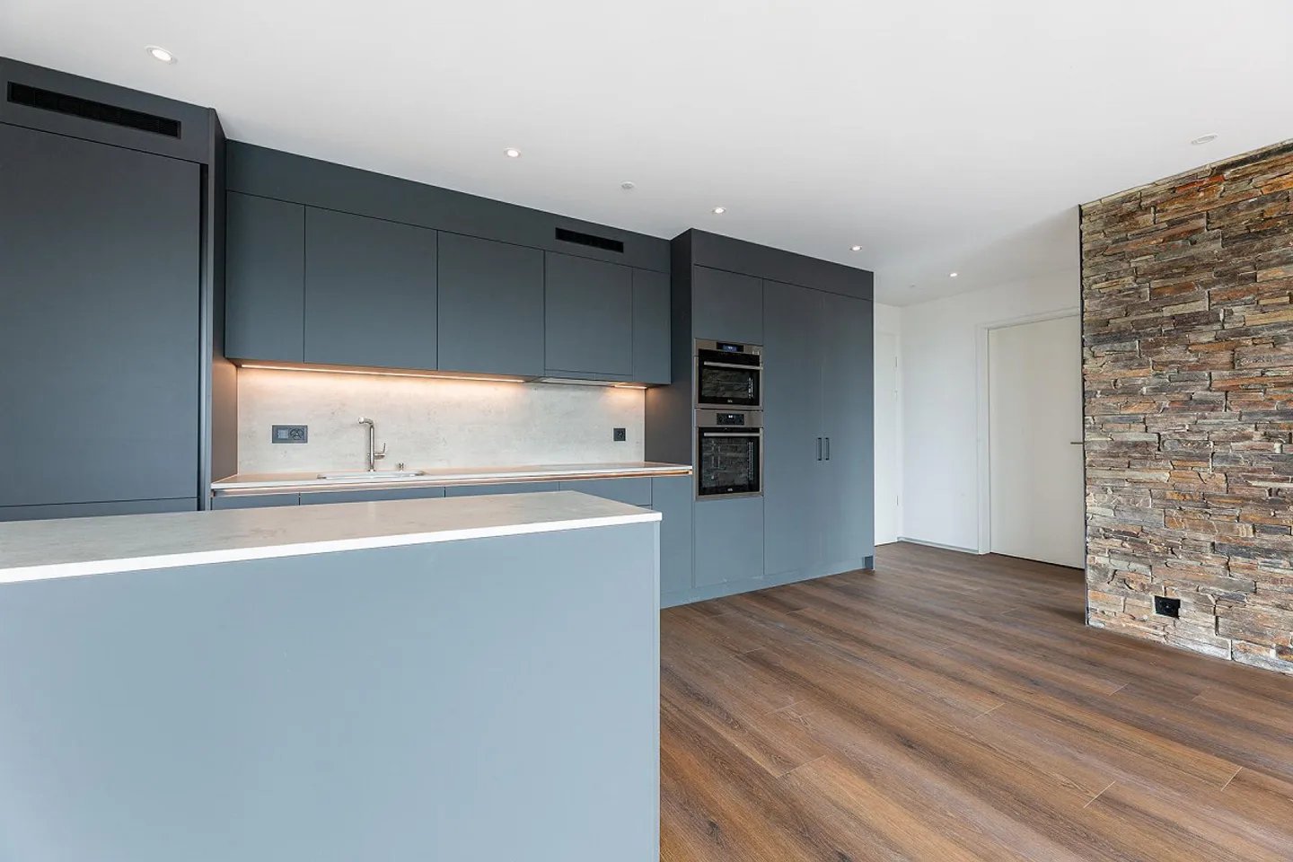 Esclusivo appartamento attico moderno di 4,5 stanze con vista mozzafiato - Foto 8 di 11