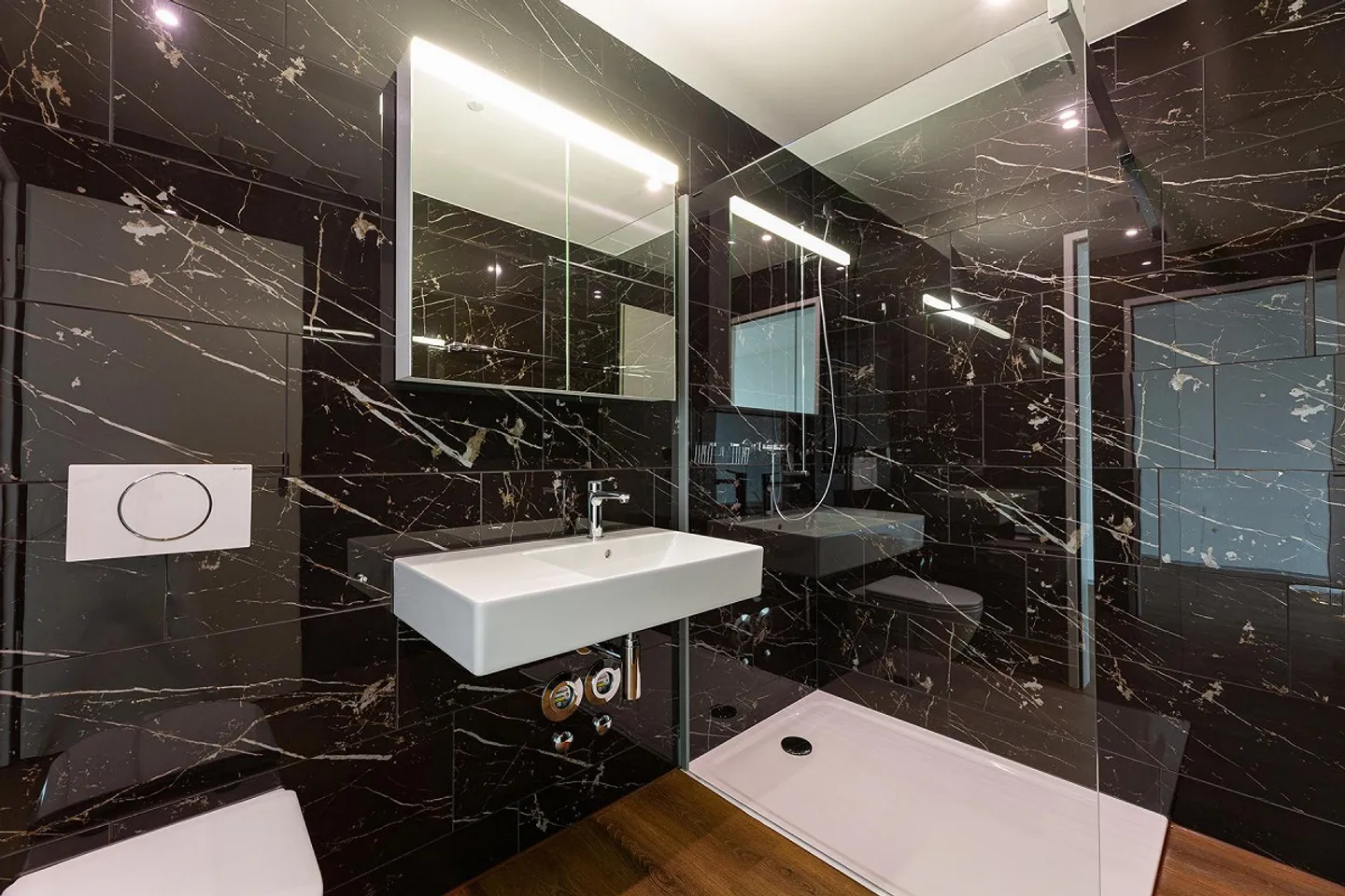 Esclusivo appartamento attico moderno di 4,5 stanze con vista mozzafiato - Foto 4 di 11