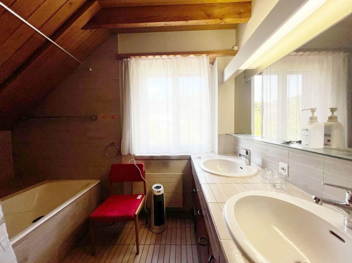 Casa unifamiliare di 8 stanze con preziosa riserva di terreno (2224 m2) - Foto 21 di 28