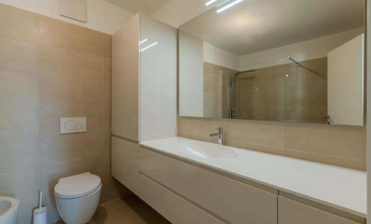 Vernate splendid apartment with wonderful lake and mountain view - Photo 9 of 13