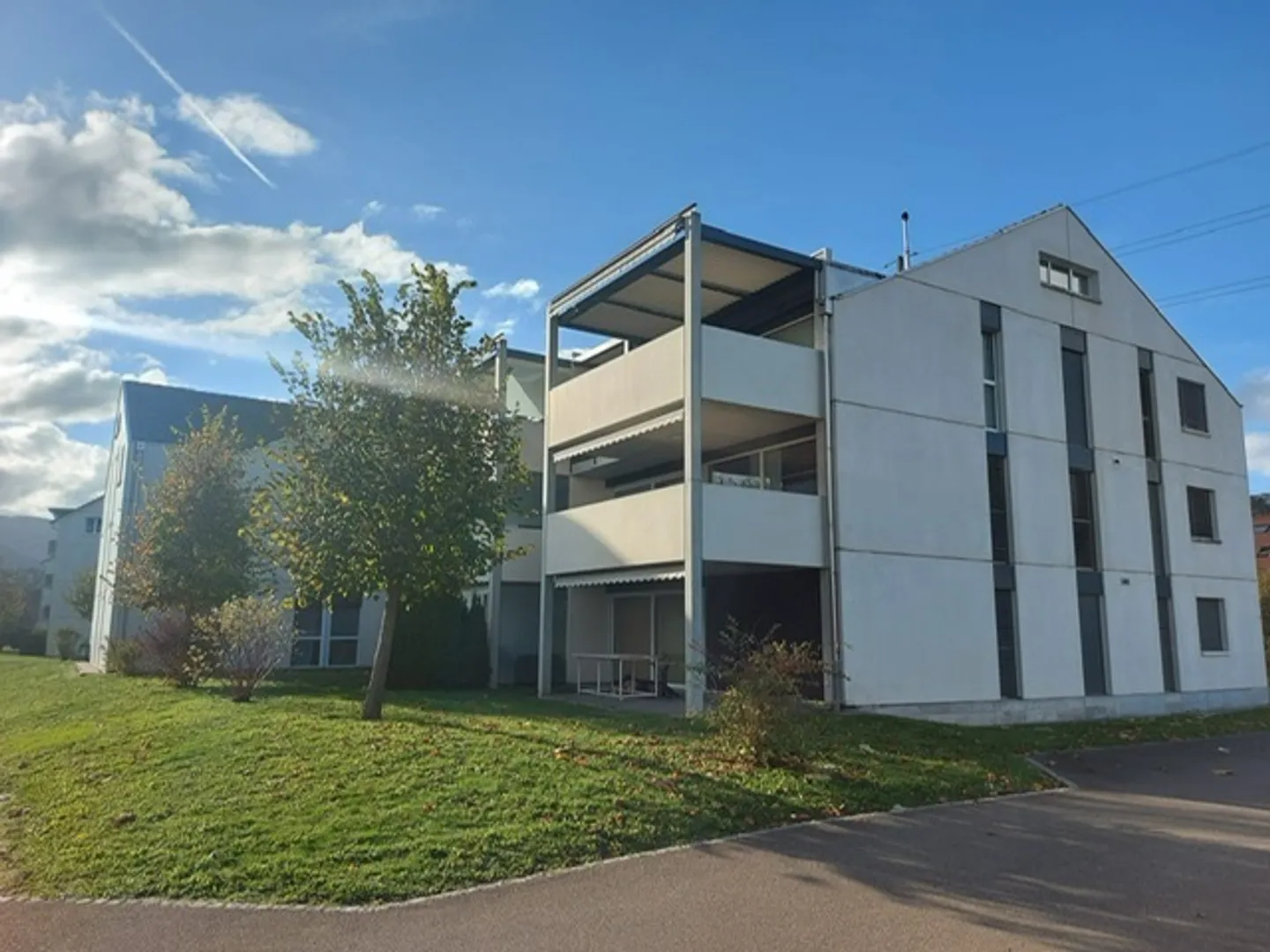 Appartement spacieux avec balcon - Photo 1 sur 14