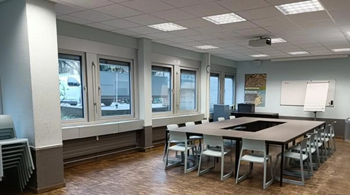 Ampio spazio commerciale di oltre 900 m² su due piani - Foto 11 di 13