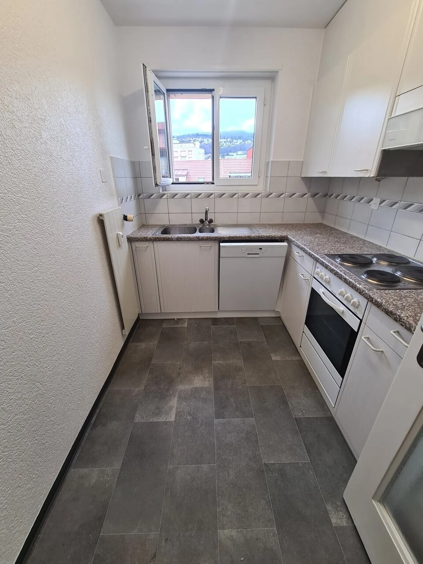 Appartamento di 3.5 locali al 1° piano con balcone - Foto 4 di 10
