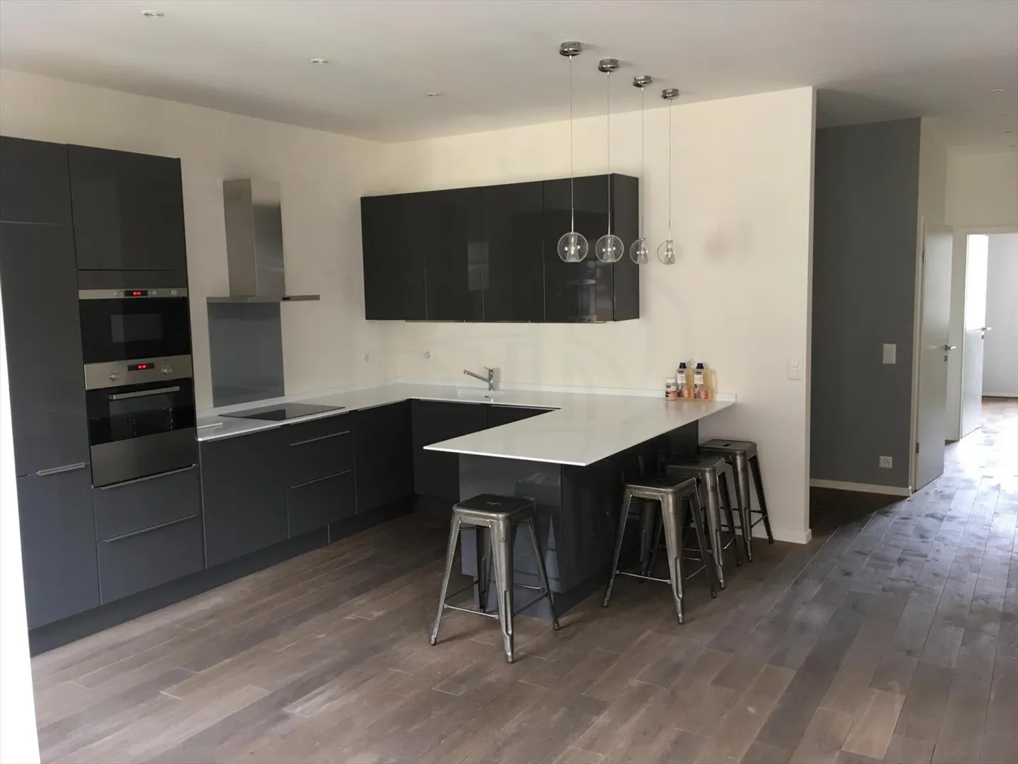 Schönes 4-Zimmer-Apartment im 4. Stock - Foto 2 von 6