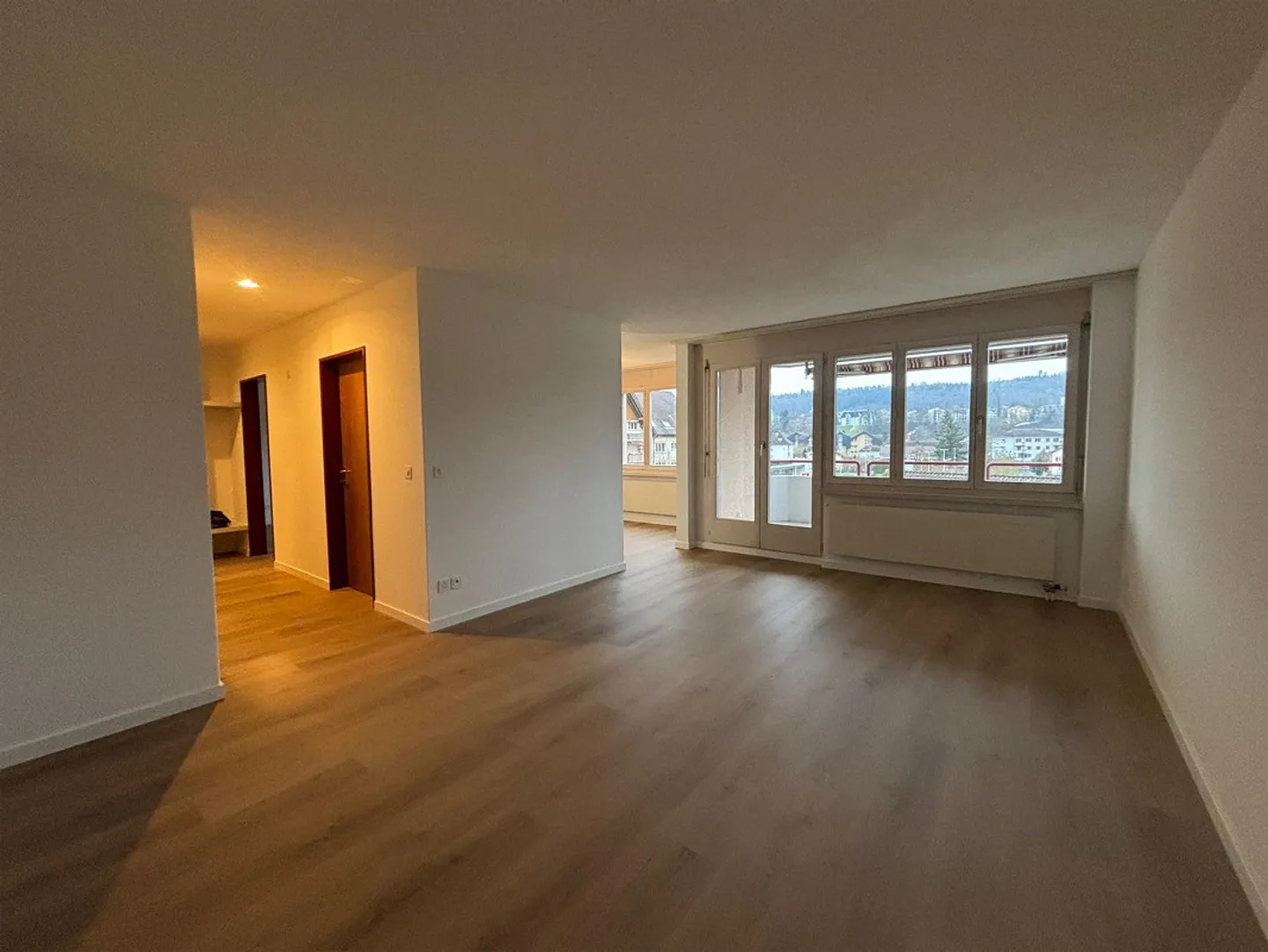 *NUOVO* appartamento ristrutturato di 2,5 stanze - Foto 2 di 7