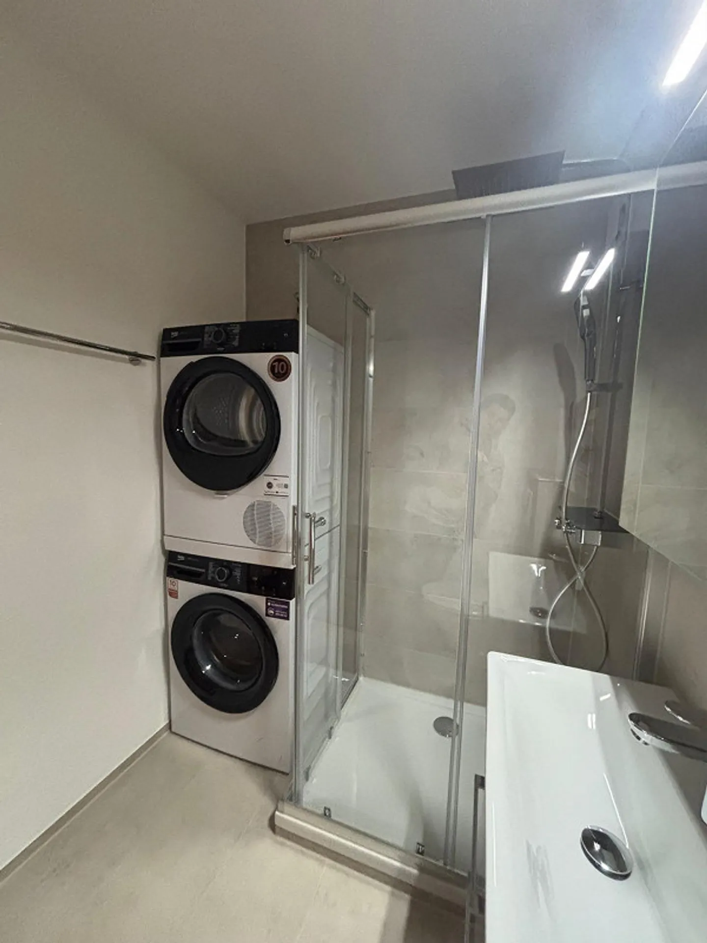 *NUOVO* appartamento ristrutturato di 2,5 stanze - Foto 4 di 7