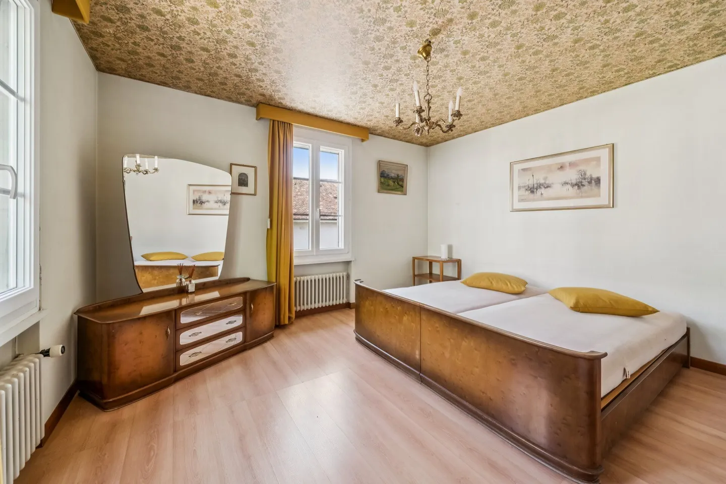 Village House with Great Potential - Photo 4 of 10