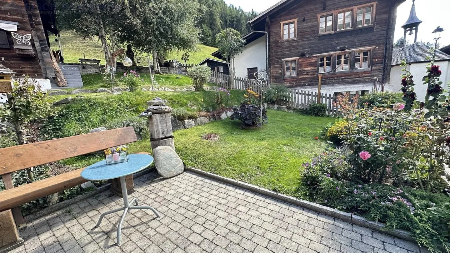 Casa multifamiliare rustica con annessi e spazi circostanti a Mühlebach - Foto 19 di 30
