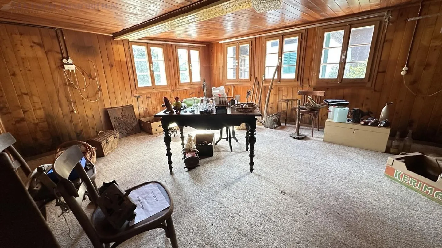 Casa multifamiliare rustica con annessi e spazi circostanti a Mühlebach - Foto 20 di 30