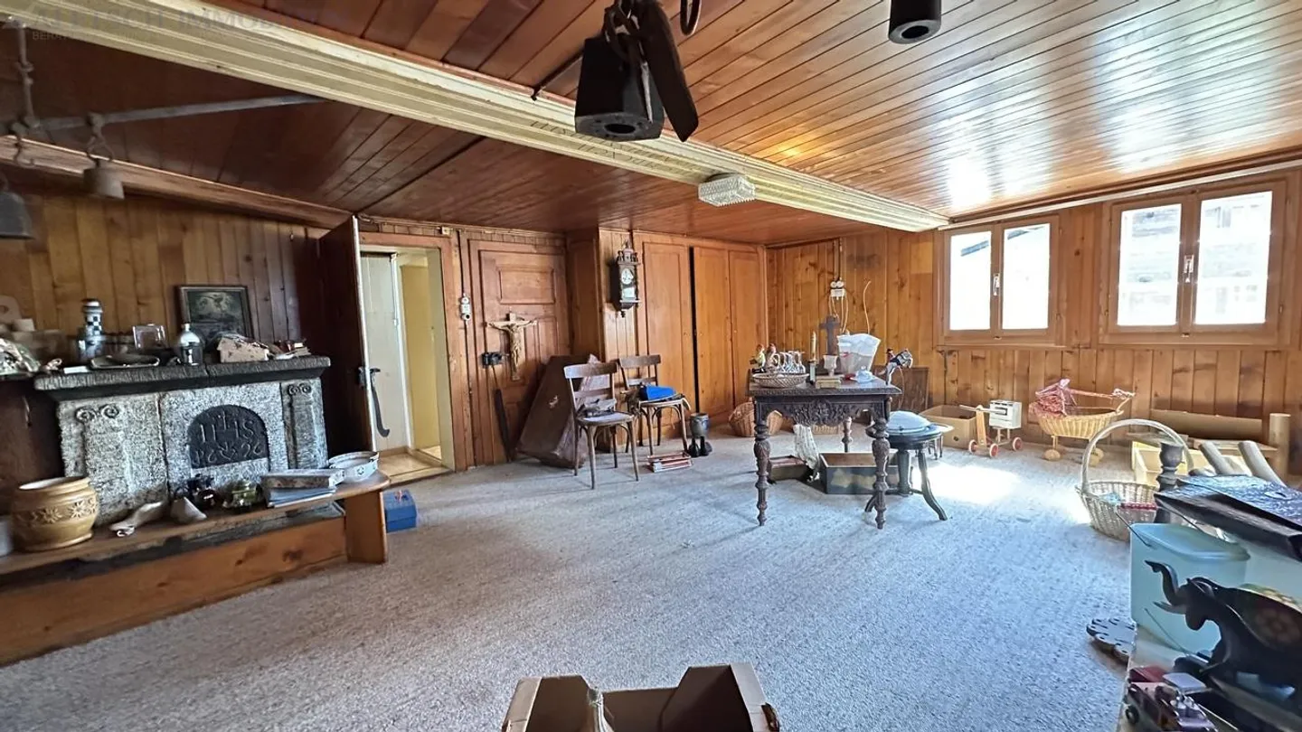 Casa multifamiliare rustica con annessi e spazi circostanti a Mühlebach - Foto 21 di 30
