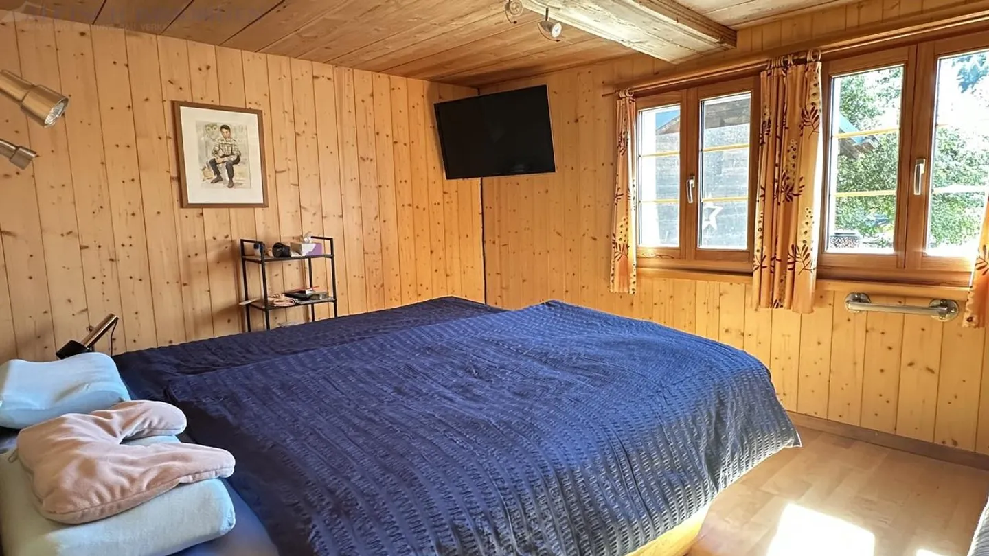 Casa multifamiliare rustica con annessi e spazi circostanti a Mühlebach - Foto 13 di 30