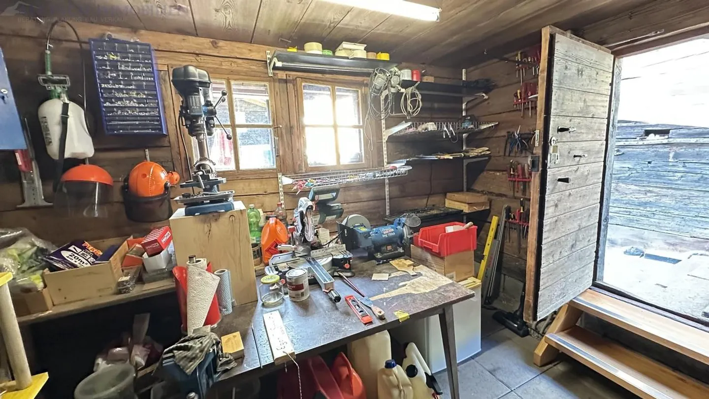 Casa multifamiliare rustica con annessi e spazi circostanti a Mühlebach - Foto 25 di 30