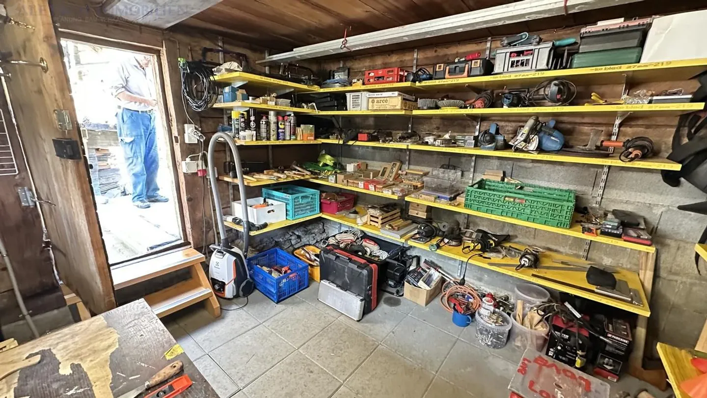 Casa multifamiliare rustica con annessi e spazi circostanti a Mühlebach - Foto 26 di 30