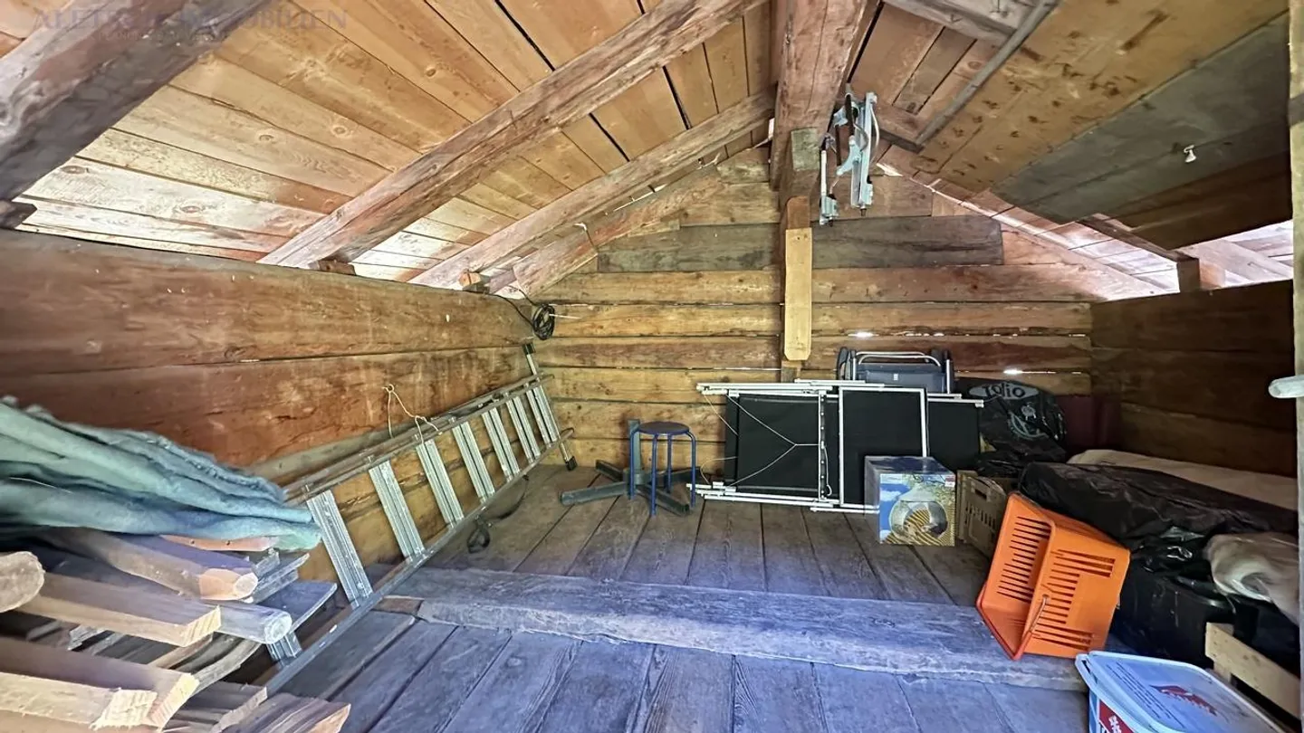 Casa multifamiliare rustica con annessi e spazi circostanti a Mühlebach - Foto 27 di 30