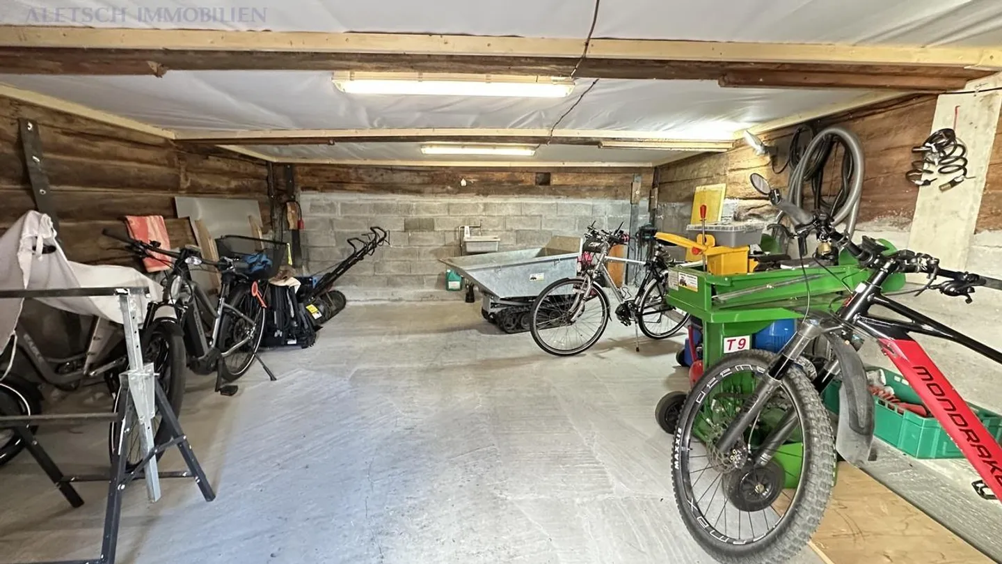 Casa multifamiliare rustica con annessi e spazi circostanti a Mühlebach - Foto 28 di 30