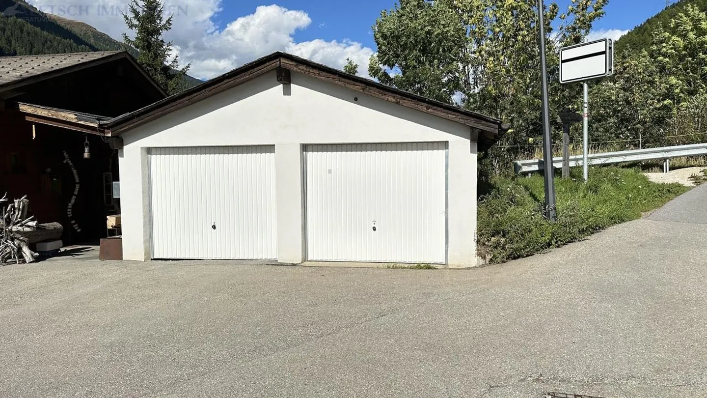 Casa multifamiliare rustica con annessi e spazi circostanti a Mühlebach - Foto 30 di 30