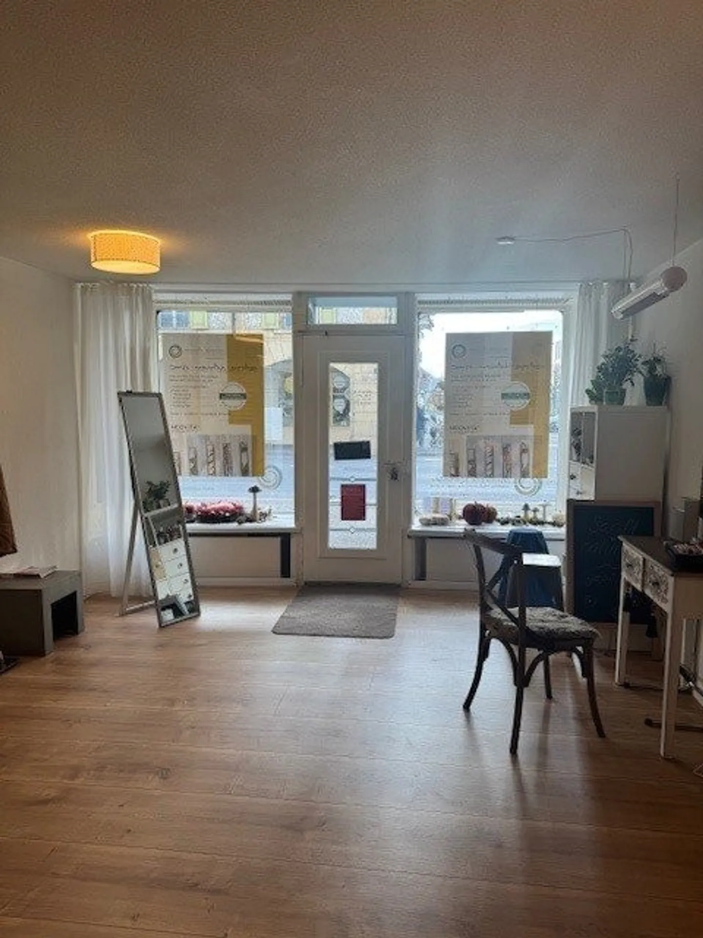 Commercial space for rent in the heart of Nidau - Photo 3 of 8