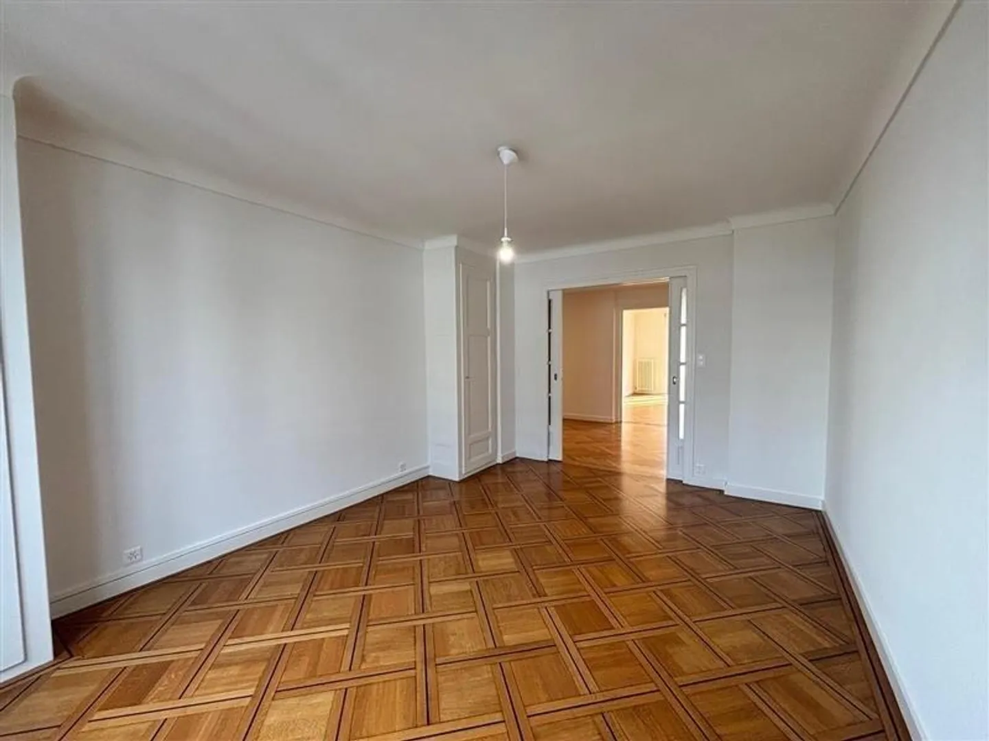 Beautiful apartment with character in the sought-after Champel district - Photo 9 of 12