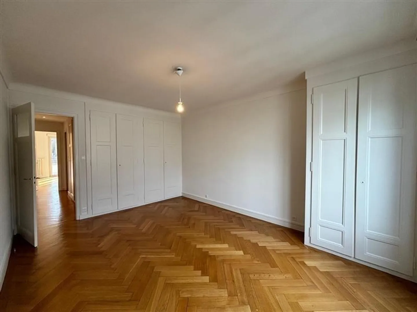 Beautiful apartment with character in the sought-after Champel district - Photo 10 of 12