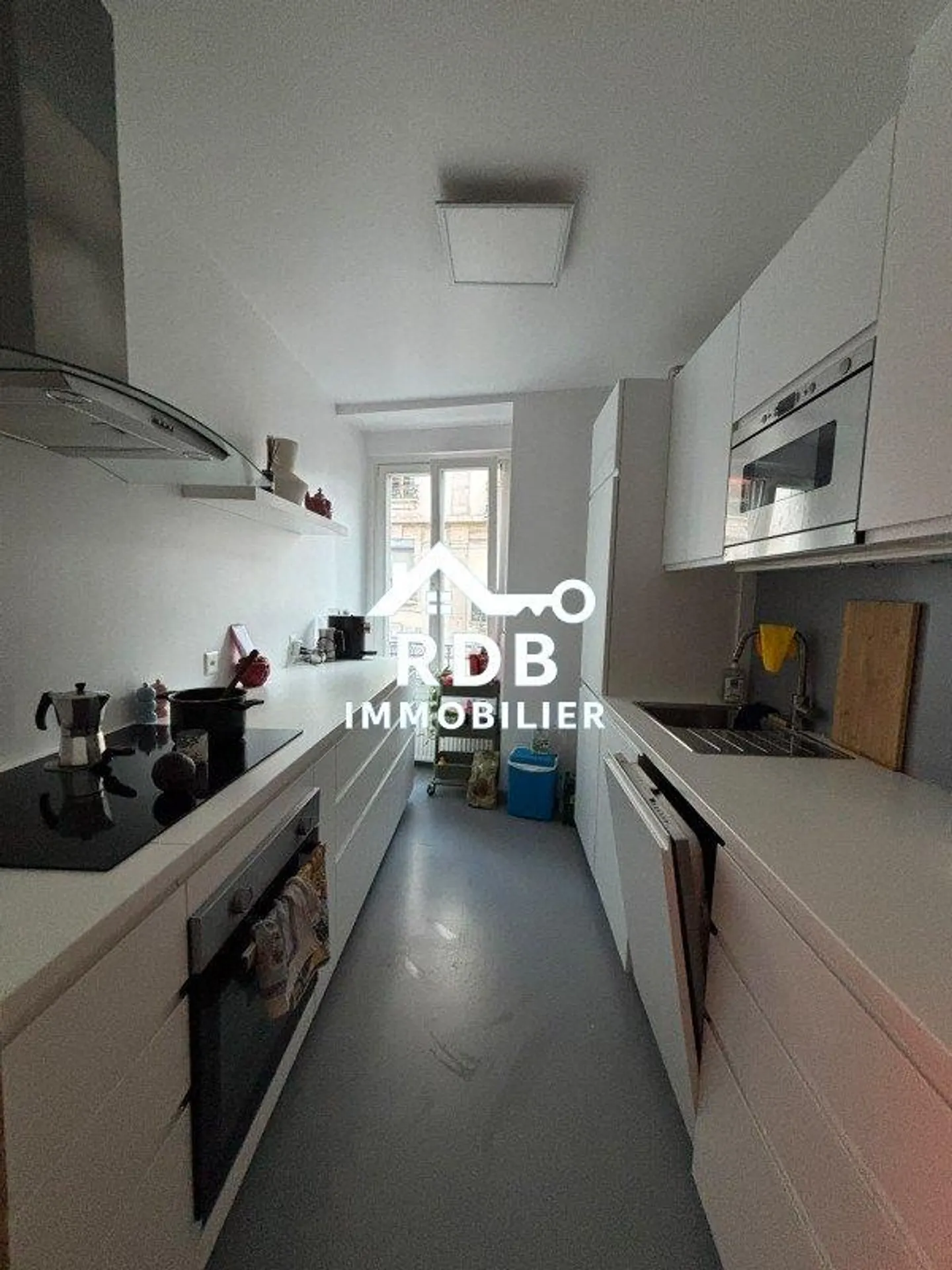 4-room apartment on the 2nd floor located in Geneva 1205 - Photo 2 of 6