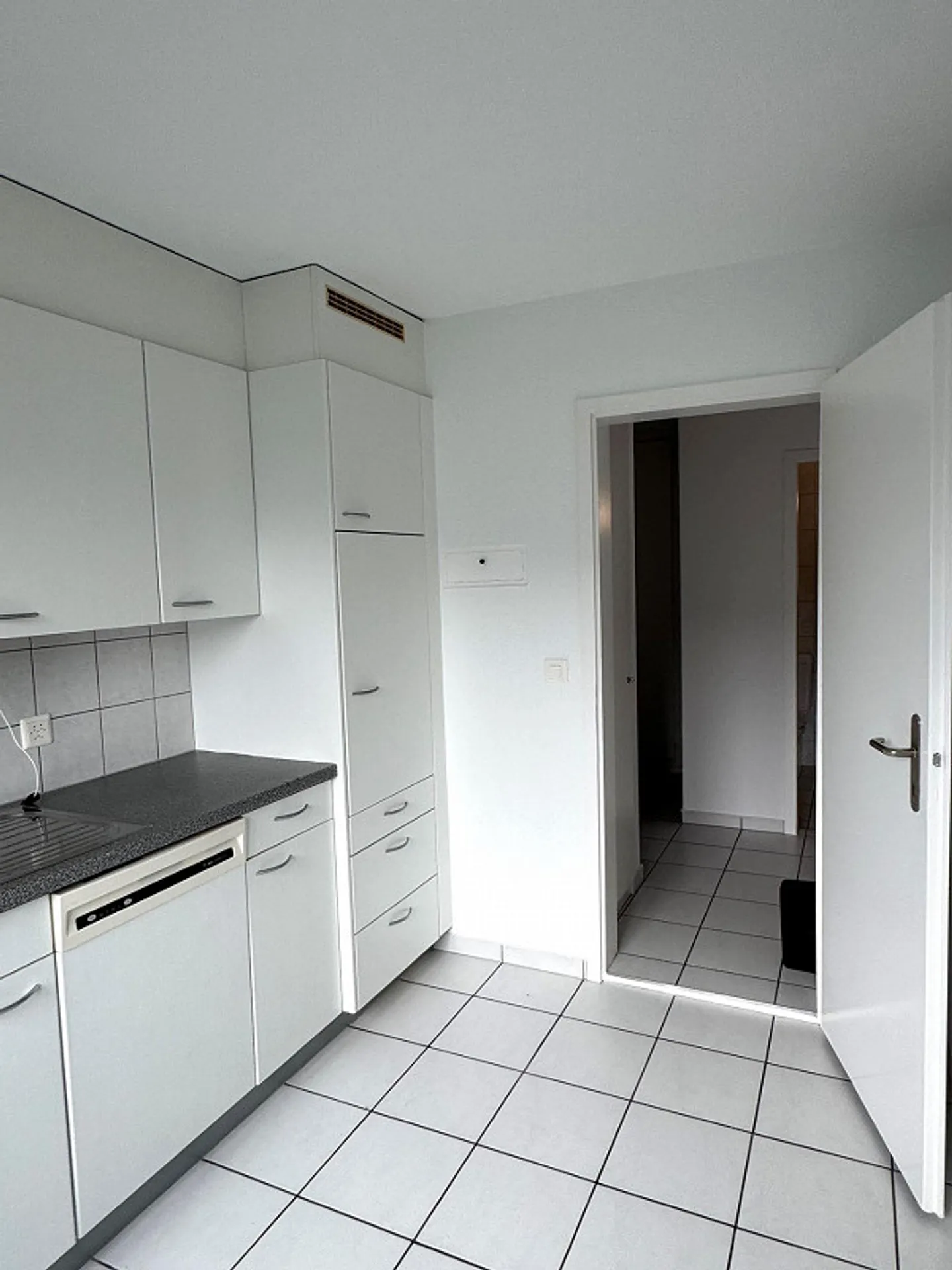 Appartamento 2.5 stanze vicino alla città in affitto - Foto 3 di 8