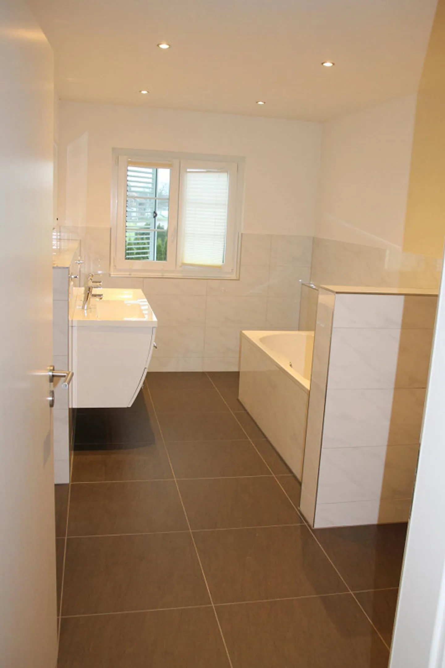 5,5 Zi Eigentumswohnung hoch über dem Bodensee, zwei Seesicht Balkone - Foto 13 di 30