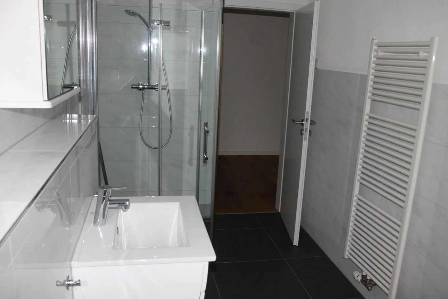 5,5 Zi Eigentumswohnung hoch über dem Bodensee, zwei Seesicht Balkone - Foto 14 di 30