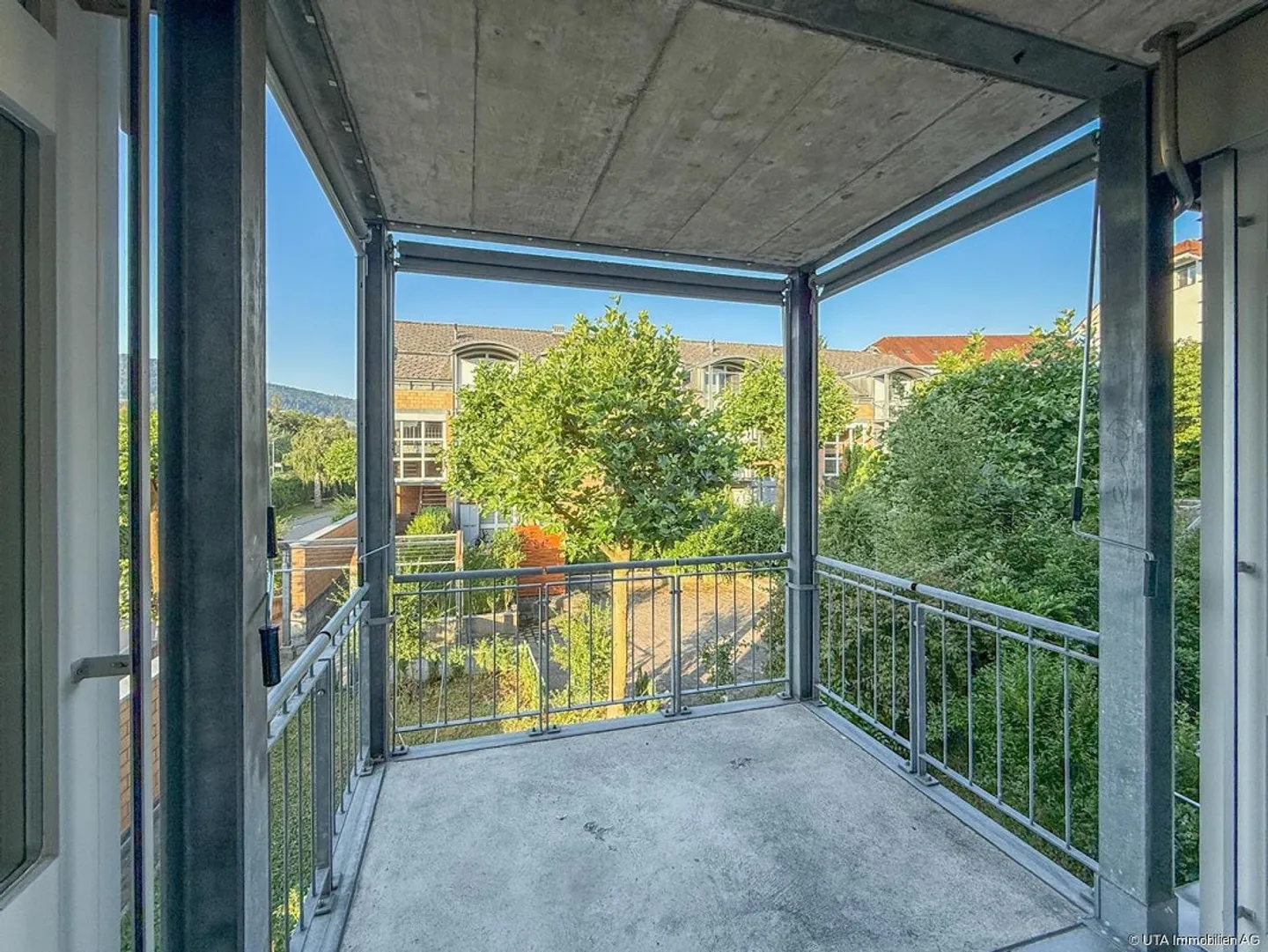 Beautiful bright apartment with new construction standard - Photo 1 of 12