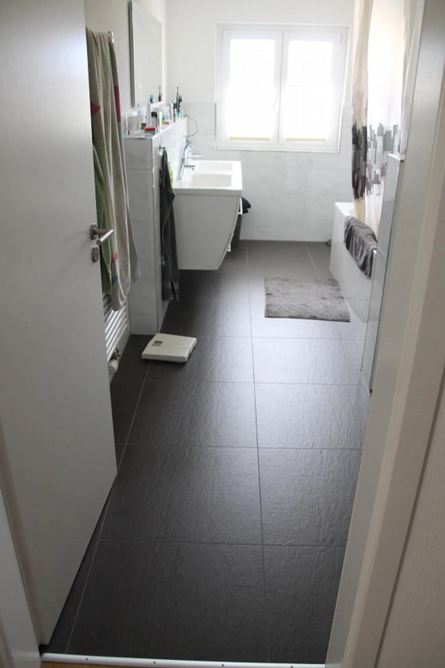 5,5 Zi Eigentumswohnung hoch über dem Bodensee, zwei Seesicht Balkone - Foto 23 di 30