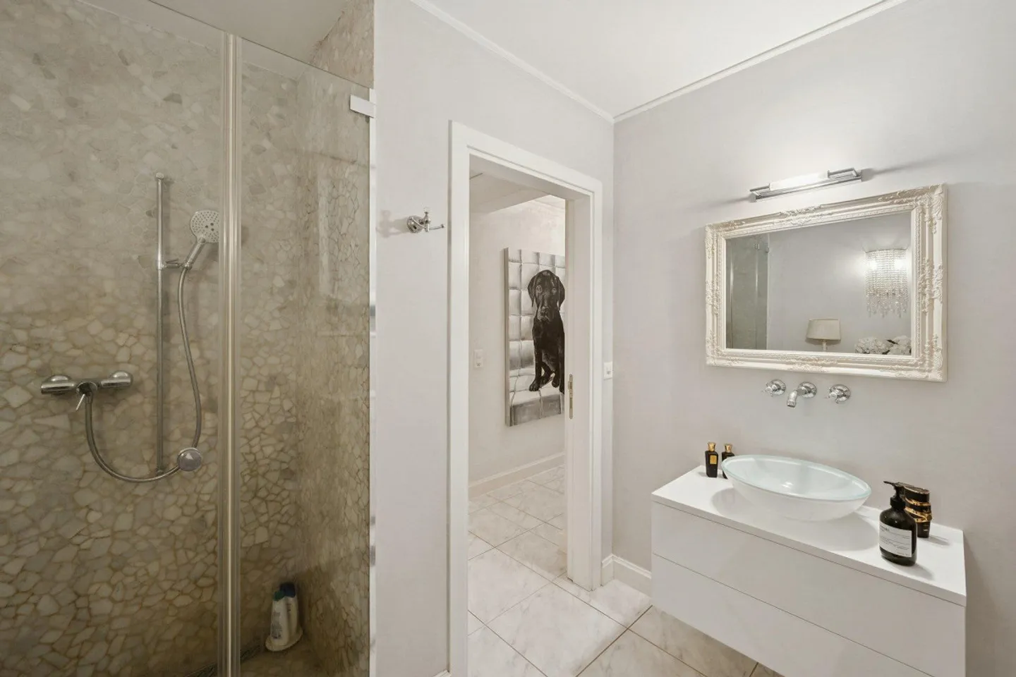 Exclusive single-family house with luxurious furnishings - Photo 12 of 15