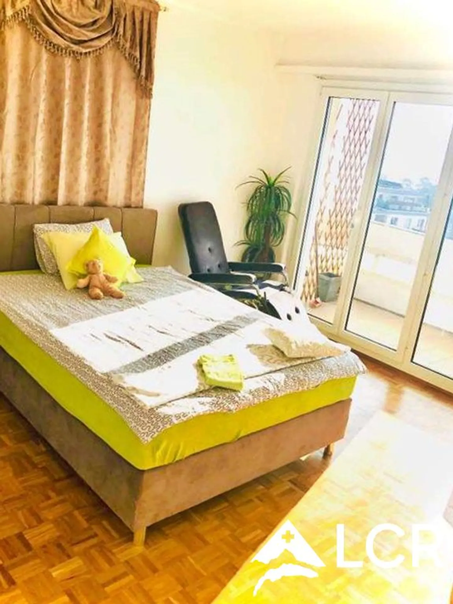 Magnifique logement meublé de courte durée 3,5 pièces // 2 chambres // Balcon avec vue sur le lac - Photo 8 sur 11