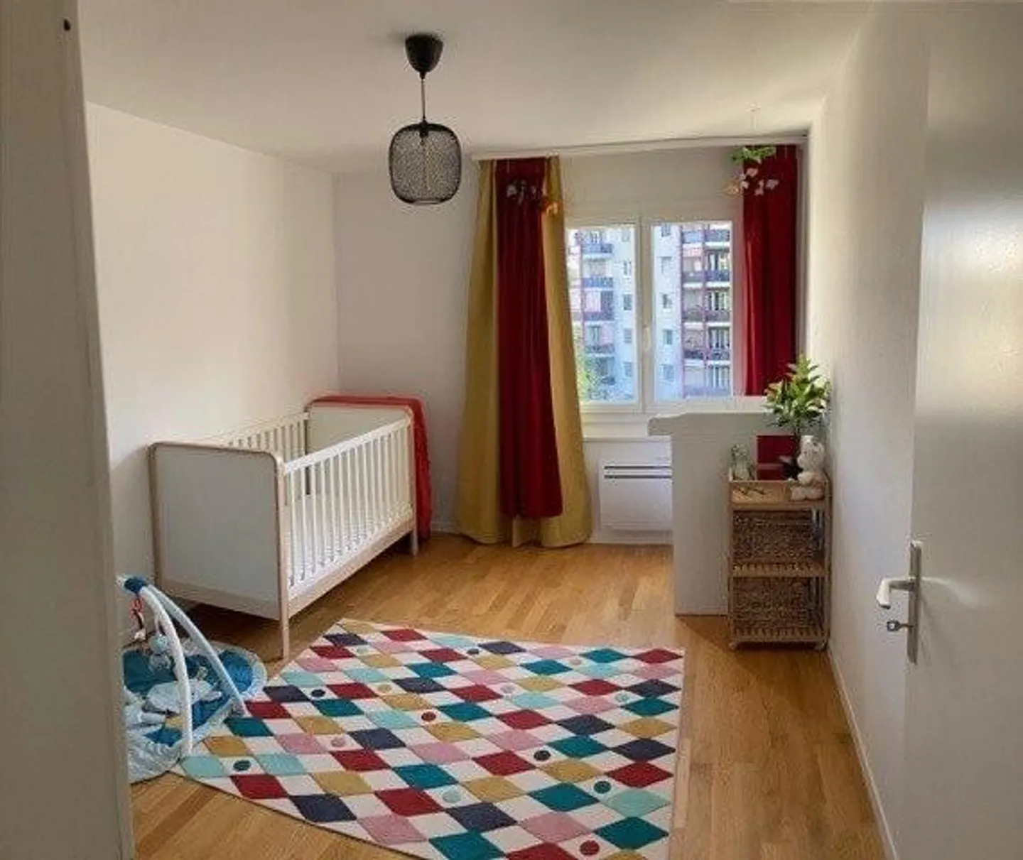 Your new apartment near downtown - Photo 3 of 9