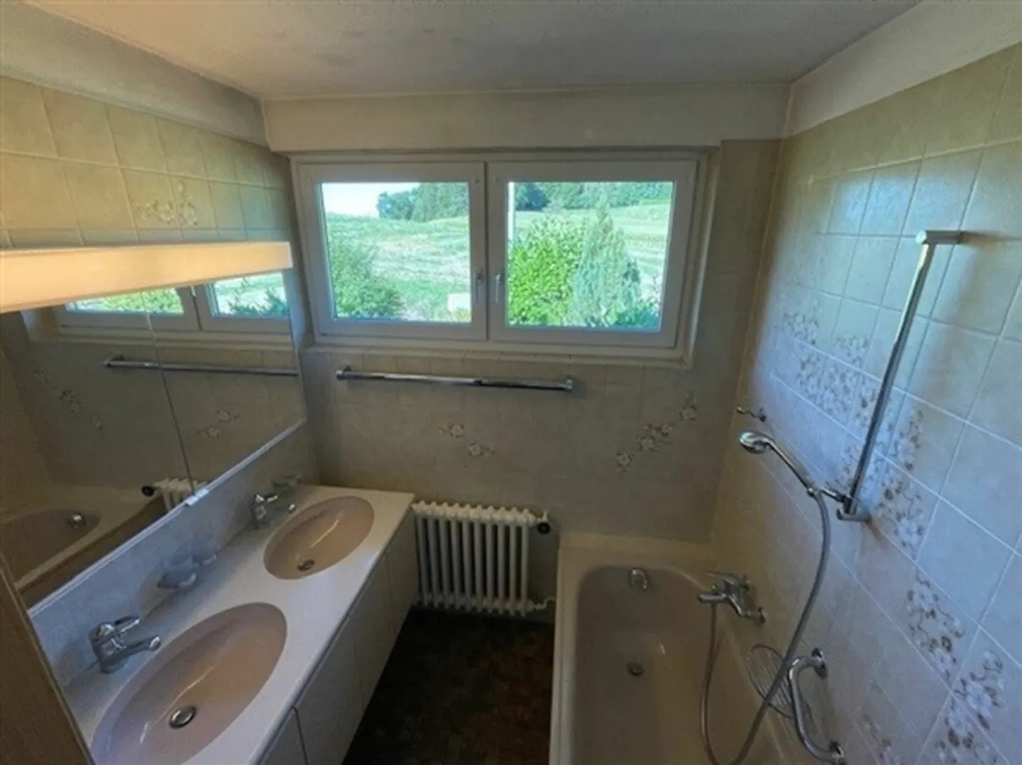 Casa unifamiliare di 5,5 stanze con edificio garage - Foto 5 di 10