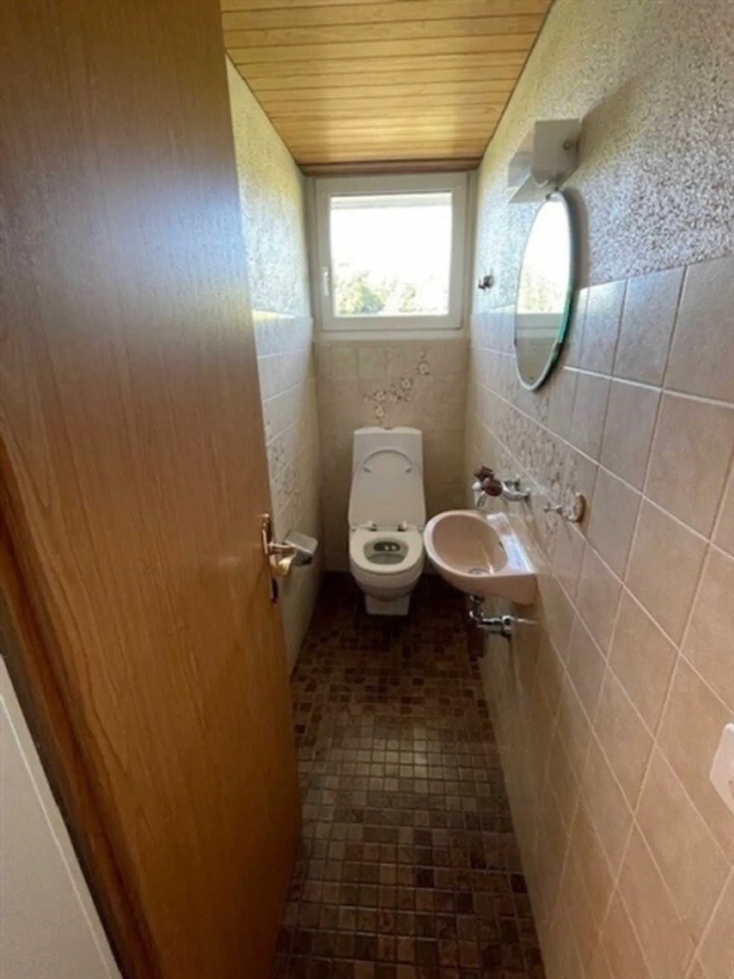 Casa unifamiliare di 5,5 stanze con edificio garage - Foto 6 di 10